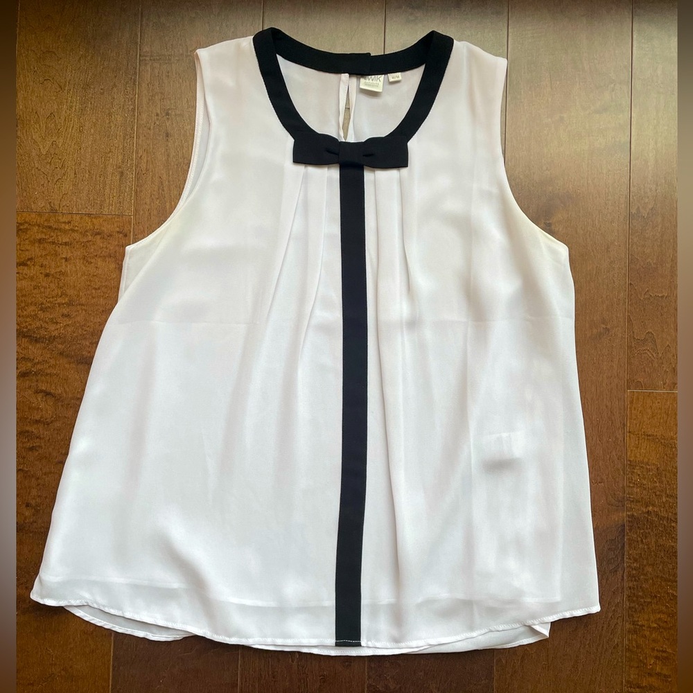 Twik size medium bow collar sleeveless blouse